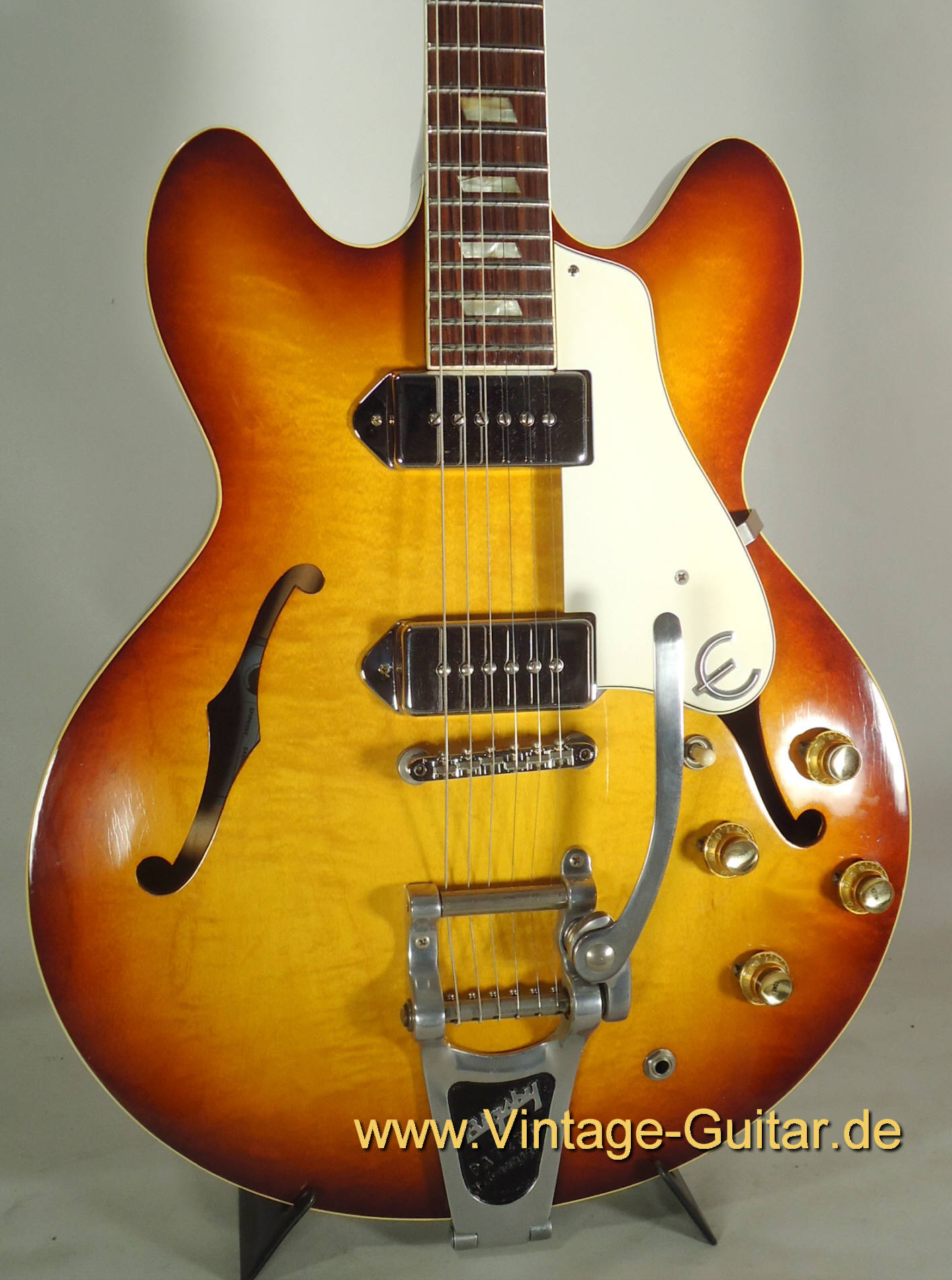 Epiphone Casino Bigsby 1966 b.jpg